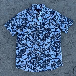 Cova Hawaiian Shirt NWT size Medium